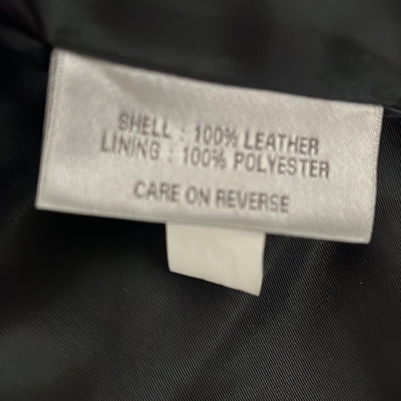 Flattering Leather Jacket - Picture 3 of 8